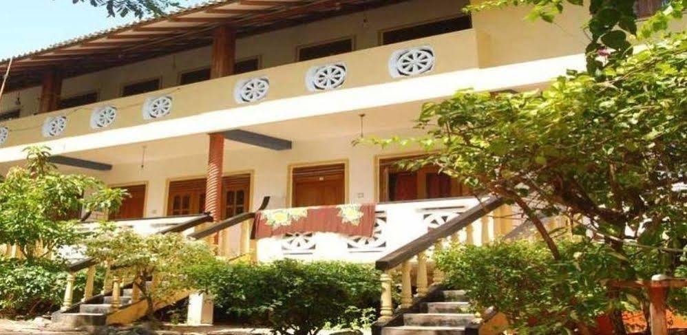 Dinu'S Resort Talaramba 外观 照片