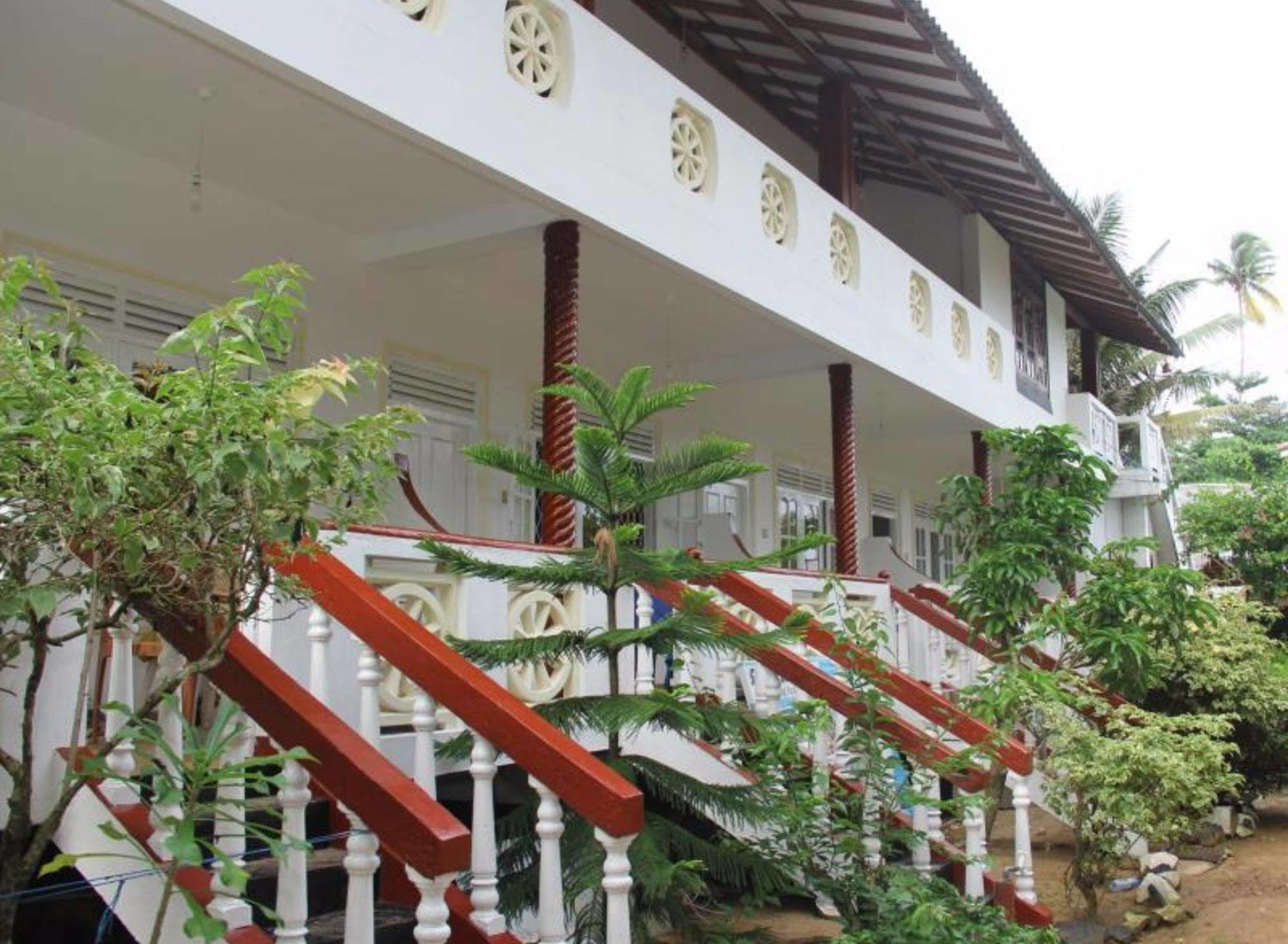 Dinu'S Resort Talaramba 外观 照片